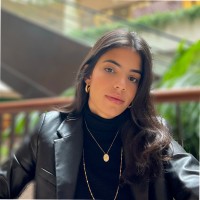 Luiza Milani Baeta Neves