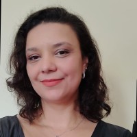 Laura J. Prestes Frizani