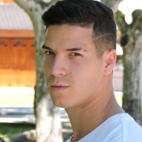Aaron Carro
