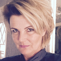Monique Velthuis