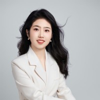 Kelly Huang