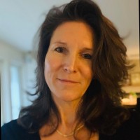 Suzanne Hult