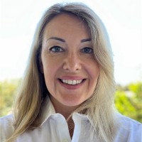 Yvonne Wolf