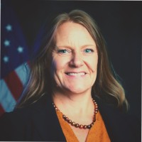 Kari Schwenkner