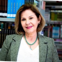 Profa Dra Regina Lara