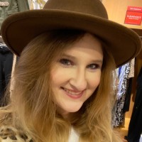 Victoria Ives