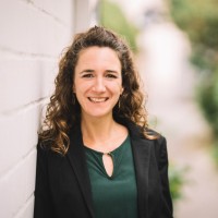 Dr. Claudia Hartl