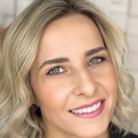 Elaine Goncalves