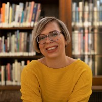 Dr. Amanda Robins
