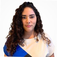 Stefany Caldas