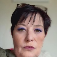 Zoe Holmes