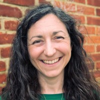 Suzi Keshavarz