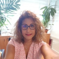 Nita Derouault
