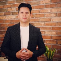 Carlos Flores R.