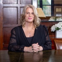 Shelley West