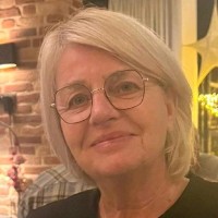 Yvette Vos
