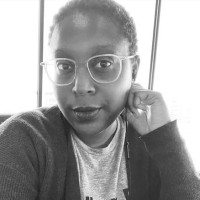 Desha Logan-Schwieters