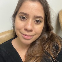 Camila Simões
