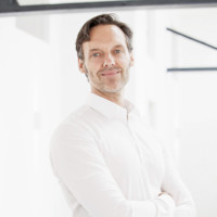 Dr. Erik Richly