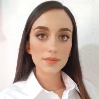 Denisse V.