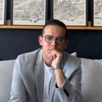 David González
