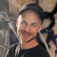 Dennis Levi