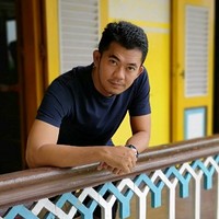 Desta Mahdiar