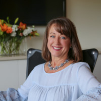 Lisa Graves