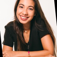Elizabeth León C.