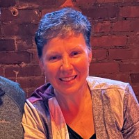 Leslie Lorah  Momeyer