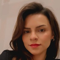Luciane Lara