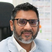 Dr Umair Farooq BEng Hons PhD Adv.Dip FICE FCMI FIoL CEng CMgr MPMI ACIArb