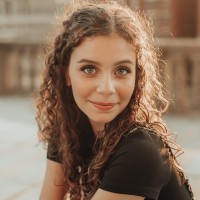 Mia Howard