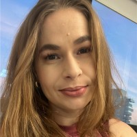 Caroline Tomazelli, Phd
