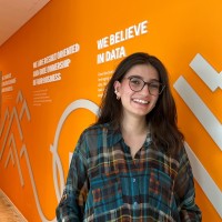 Büşra Özçeli̇k
