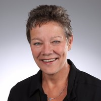 Yvonne De Vries