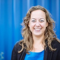Dr. Nadine Stutz