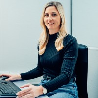 Mona Romano