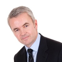 Simon Bennett