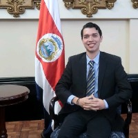 Max Esquivel