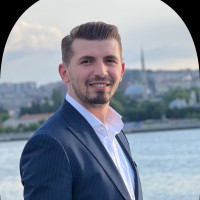 Enes Köse