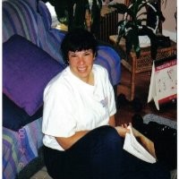 Leslie Kahn