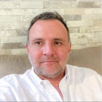 ROBERTO MENDOZA