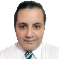 Dr. (c) Larry Mendoza Castillo