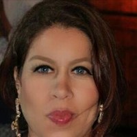 Btissam Housni Présentatrice Tv Et Réalisatrice