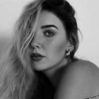 Izabella .