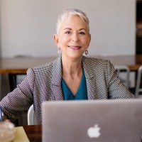 Stephanie Andrews, Coach