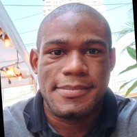 Carlos Tuñón