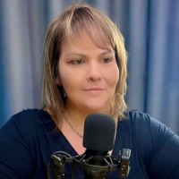 Angélica Leal