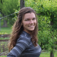 Samantha Lundstrom, Asa, Maaa